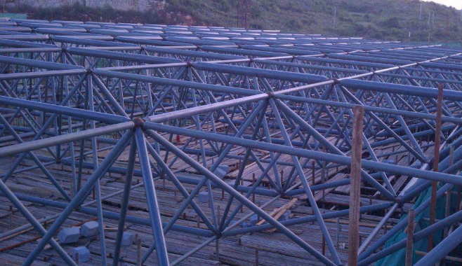 华蓥概述网架加工公司对网架保温隔热的办法